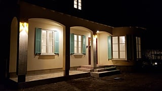 外観 輸入住宅 カバードポーチ 夜景 照明計画